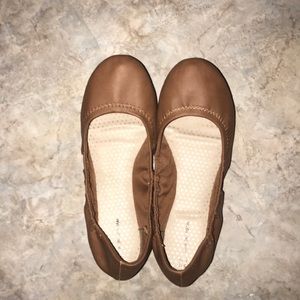 Faded Glory brown flats 71/2 great condition